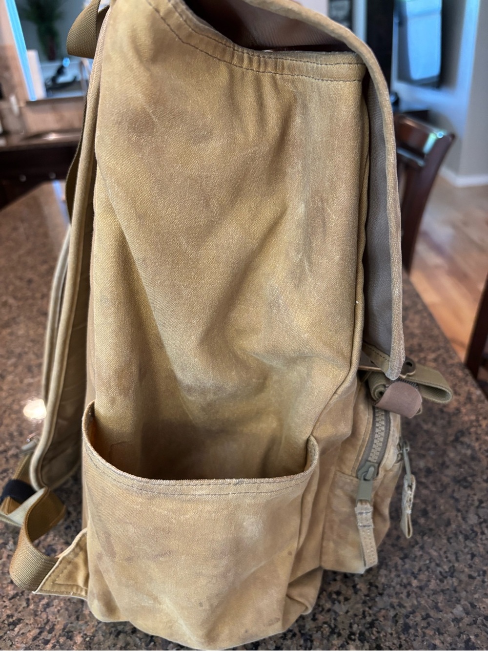 Filson Ranger Waxed Canvas Backpack /Rucksack - Picture 3 of 15